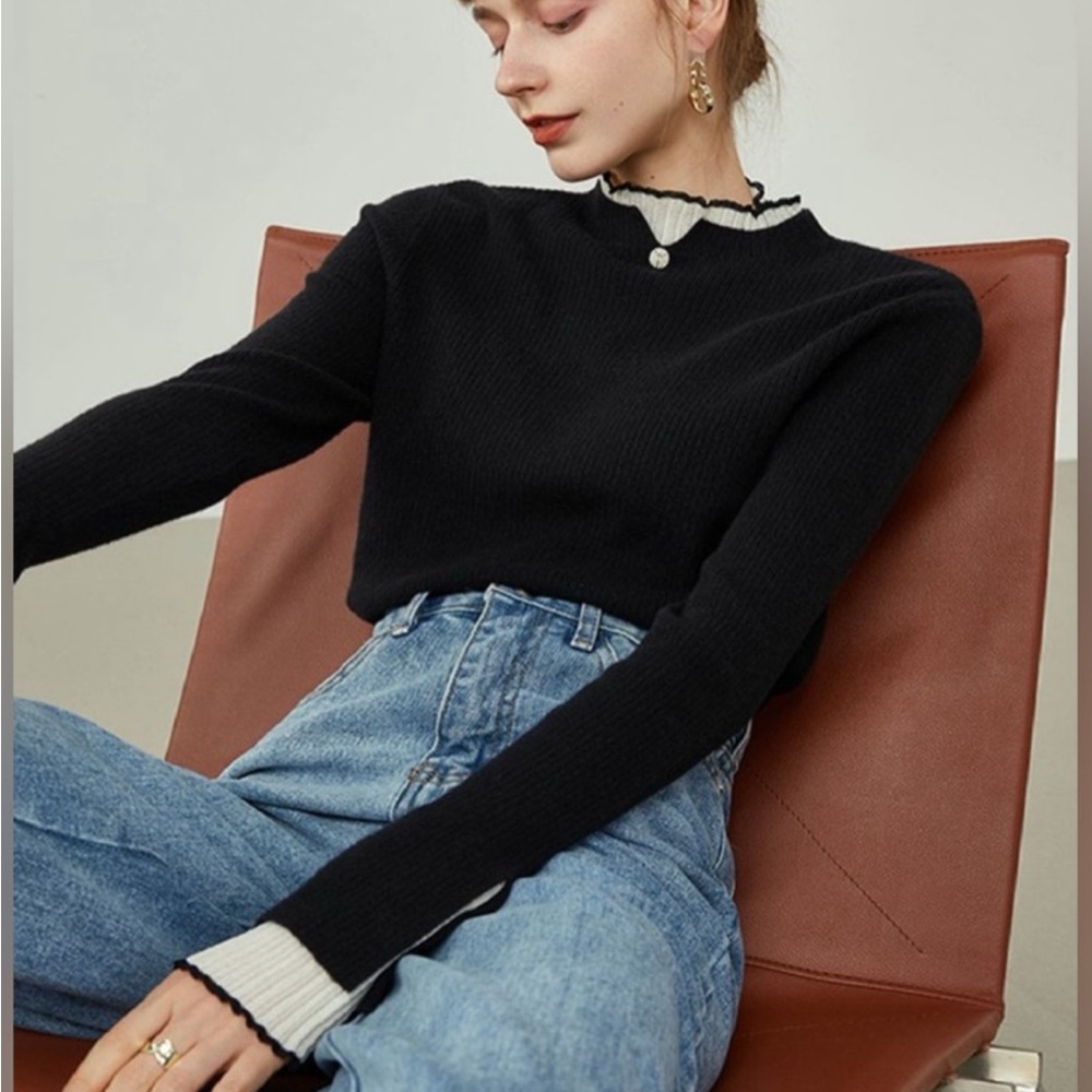 Black and white mock neck shirt/sweater